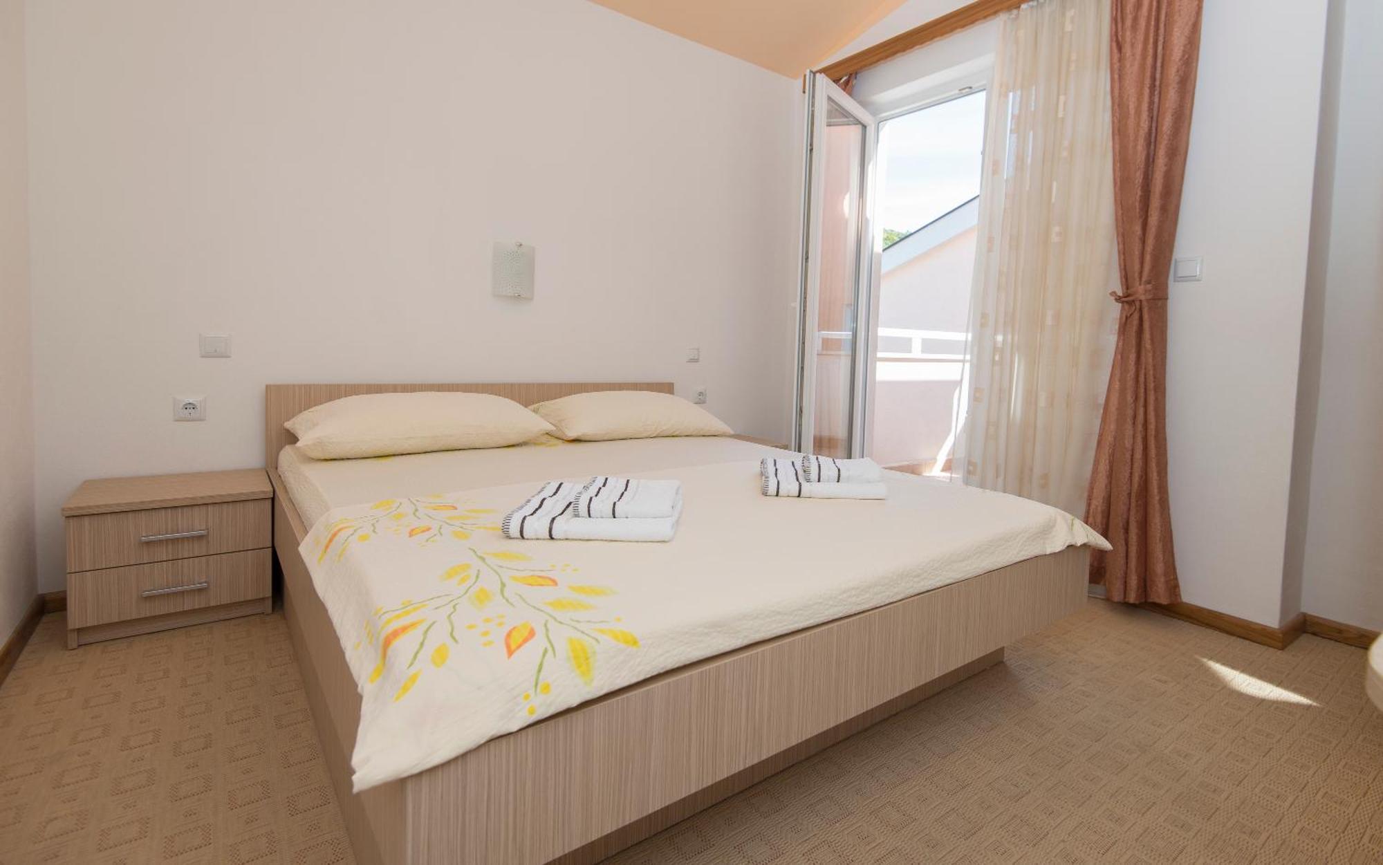 Hotel Ami - M Neum Esterno foto