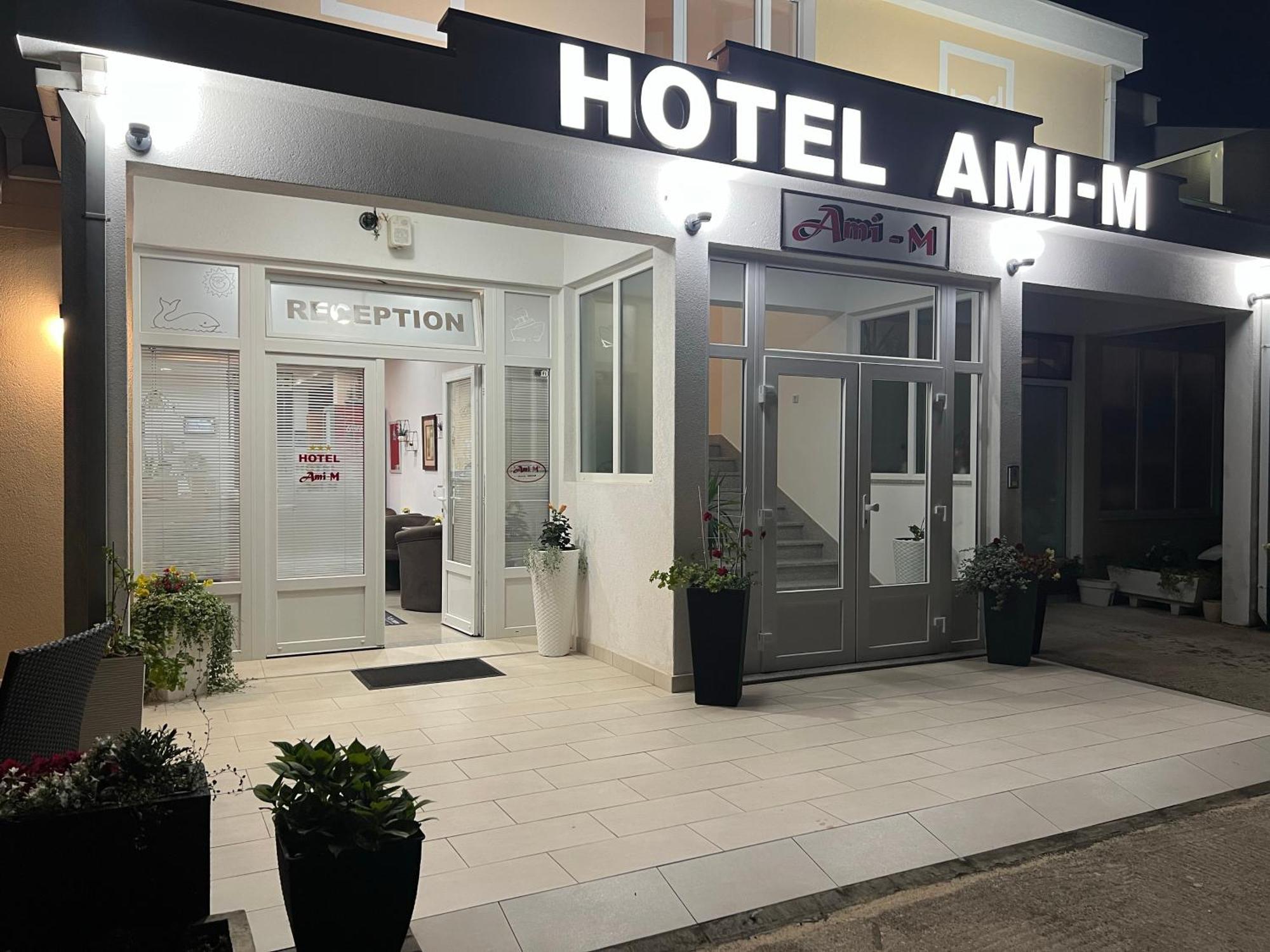 Hotel Ami - M Neum Esterno foto