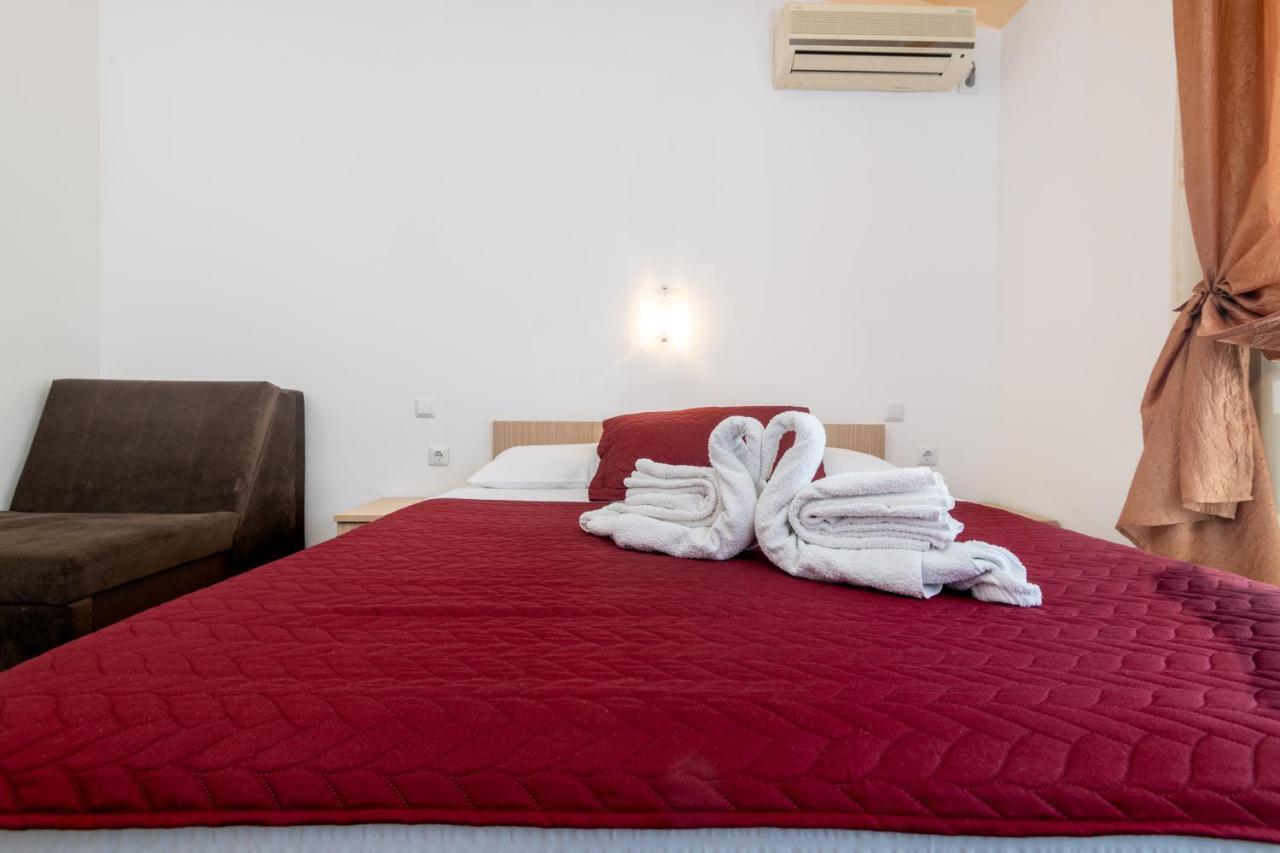 Hotel Ami - M Neum Esterno foto